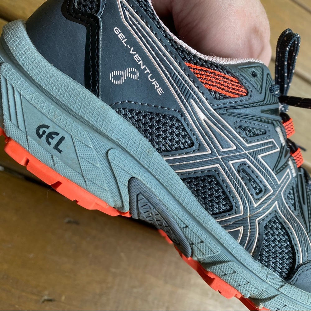 ASICS Gel Venture 8 Trail Running Shoes; size 6.5 Wide